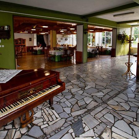 Zajazd Grodek Bujak Robert Naclegi I Restauracja Grodkow  Esterno foto